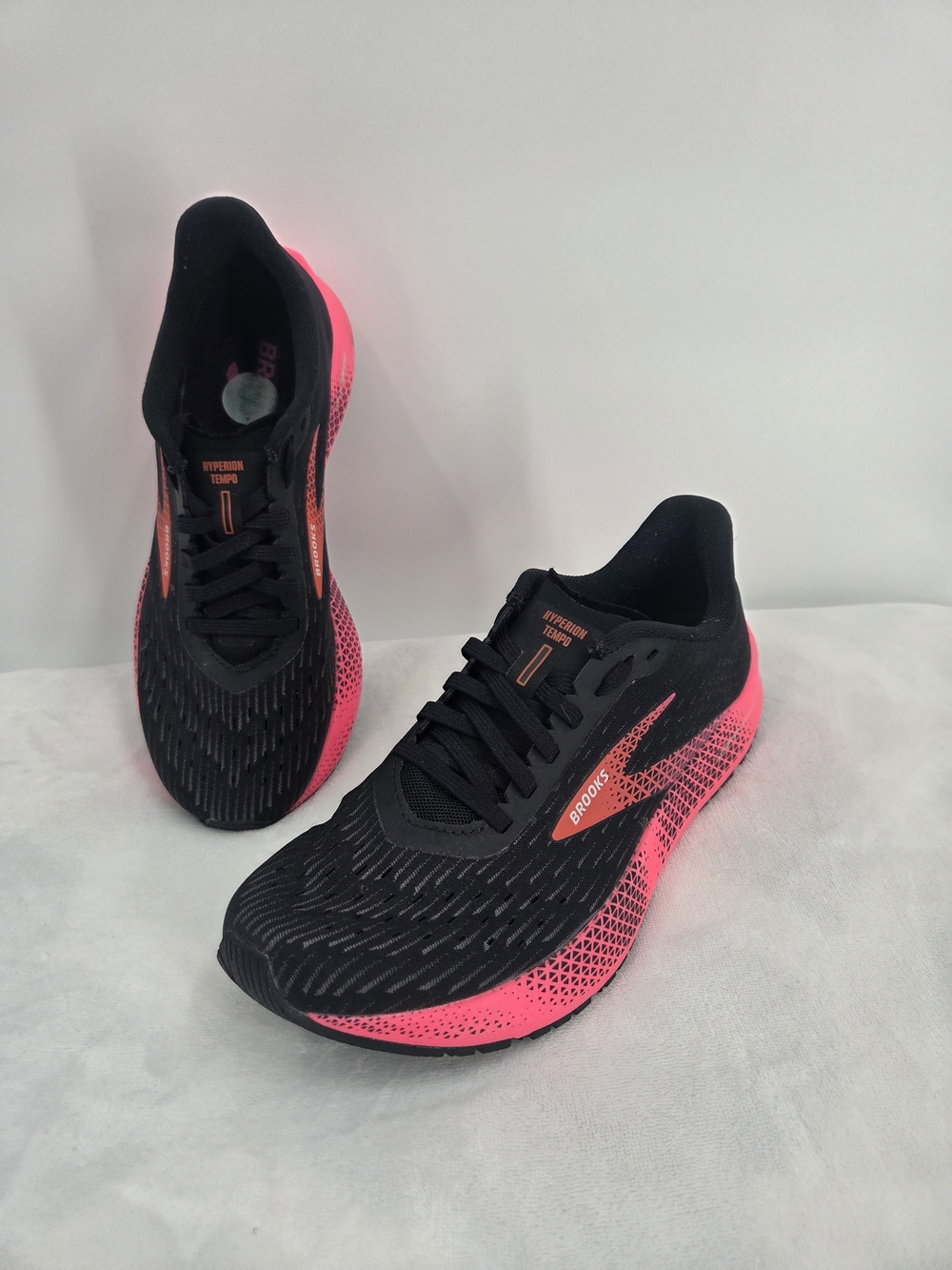 Brooks Hyperion Tempo Women’s 8 Black Pink Hot Coral Running Shoes
